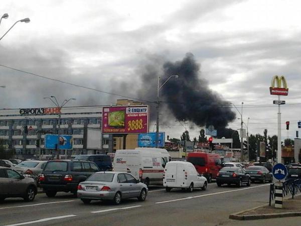 Пожарные отчитались о ликвидации пожара на “Петровке” (фото, видео)