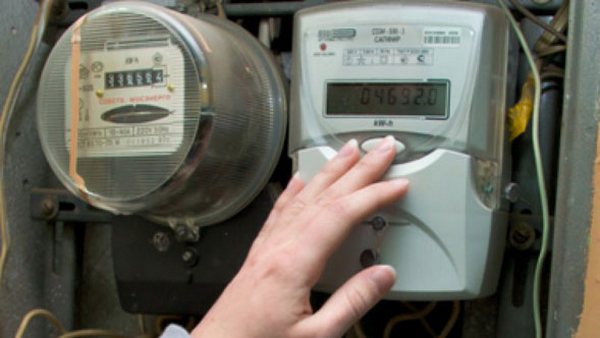 “Киевэнерго” производит замену старых счетчиков электроэнергии на современные - многозонные