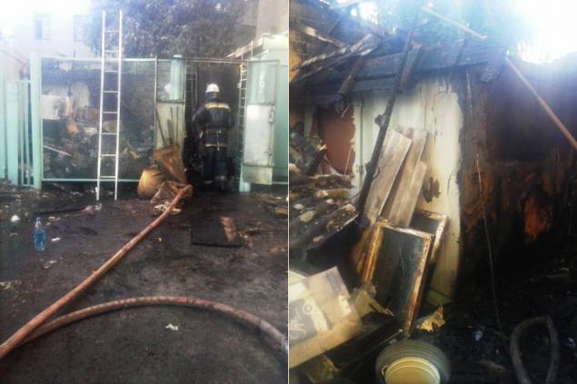 Из-за пожара в сарае чуть не сгорело рядом стоящее общежитие