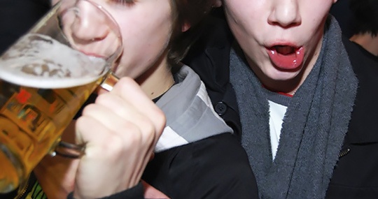 В Киеве несовершеннолетний осилил 12 литров пива и попал в “Охматдет”