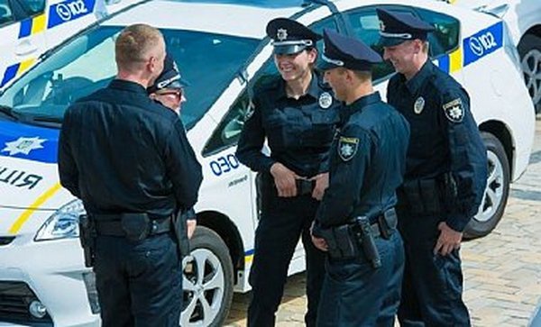 Ежесуточно улицы Киева охраняют 500 патрульных полиции (видео)