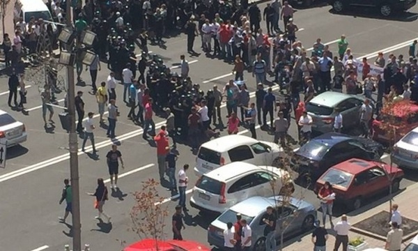 Митингующие владельцы МАФов на колесах перекрыли Крещатик