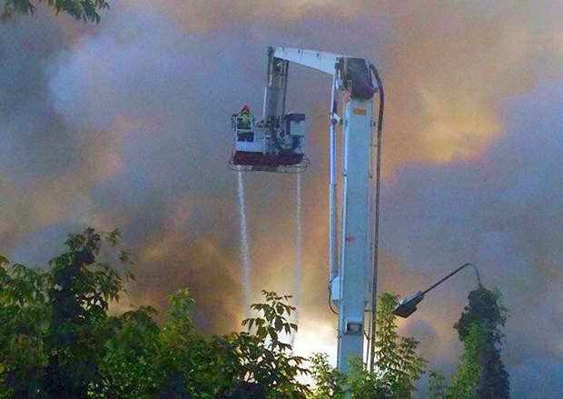 Спасатели ликвидировали пожар на складе Института Химволокна на Киевщине