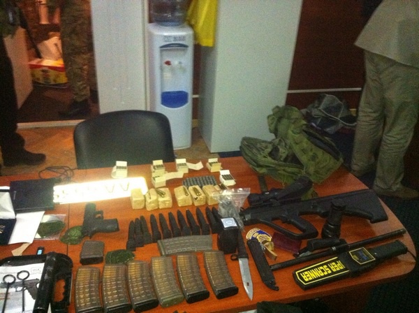 В центре Киева правоохранители обнаружили арсенал оружия (фото)