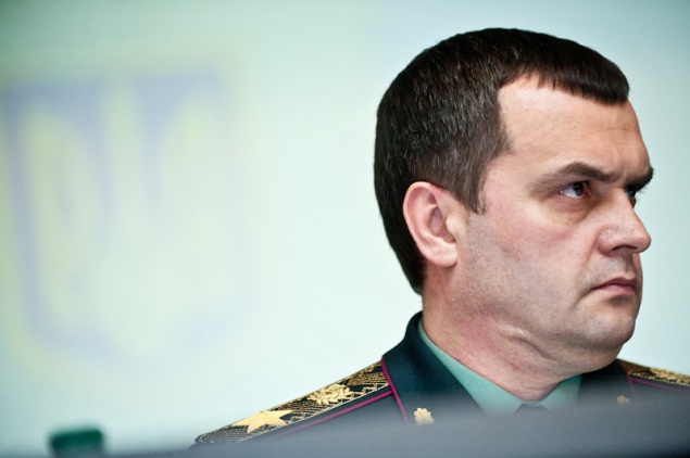 Бывшего министра МВД Захарченко заподозревали в получении взятки