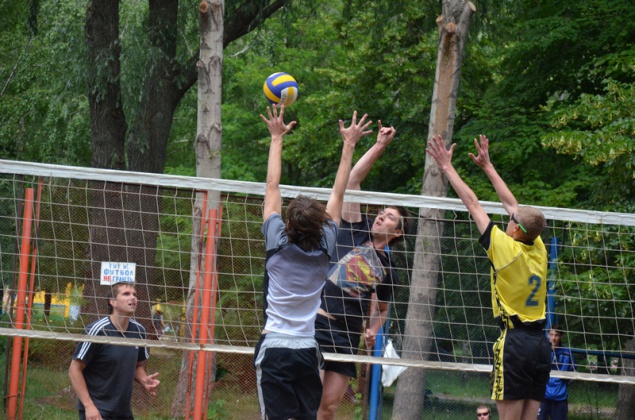 Сегодня и завтра в Киеве пройдет турнир по парковому волейболу