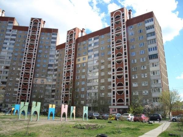 В Киеве ночью горела квартира в шестнадцатиэтажке