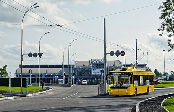 К терминалу аэропорта “Киев” подведут троллейбусную линию