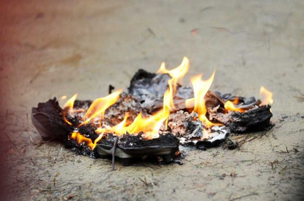 В Киеве сгорел обувной киоск