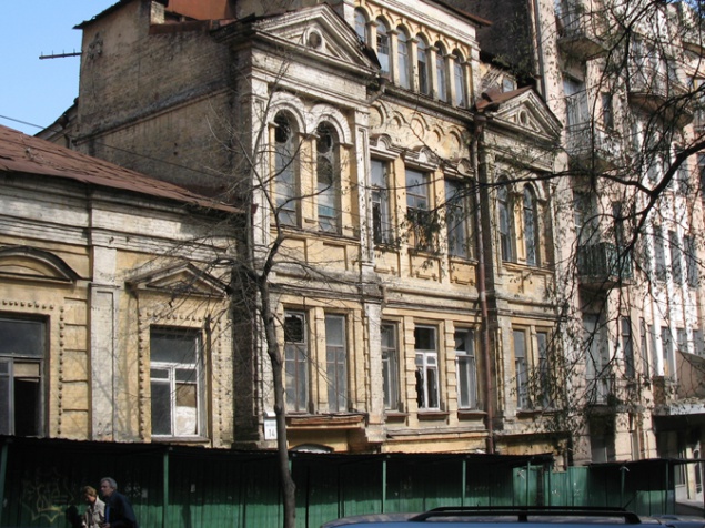 В Киеве неизвестные подожгли “Дом Мурашко”