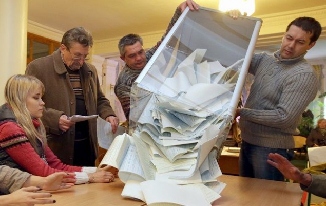В Киеве существенных нарушений во время подсчета голосов не зафиксировали