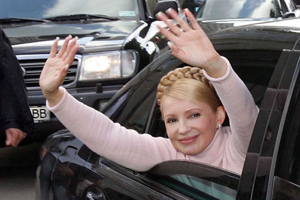 У Тимошенко отобрали угнанный Мersedes из автопарка Януковича