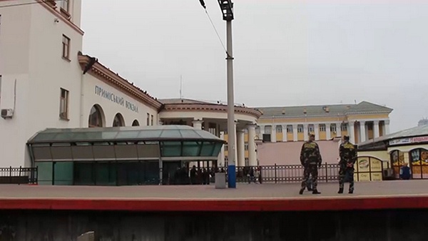 Грабитель с ножом напал на женщину на платформе киевского ж/д вокзала