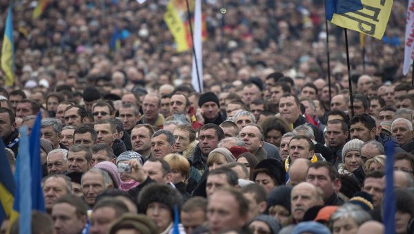 В Киеве в честь годовщины начала Революции достоинства почтили память Героев Небесной Сотни