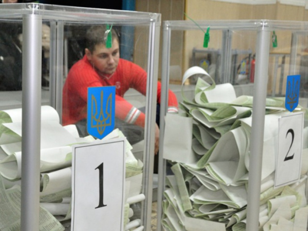 На двух избирательных участках в Киеве наблюдателям запрещали проводить фото- и видеосъемку, угрожая удалением