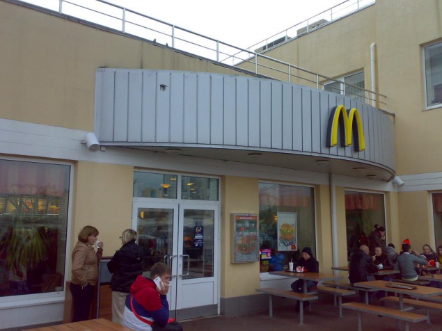 В сети McDonald`s в Киеве подтвердили закрытие ресторанов из-за сообщений о заминировании