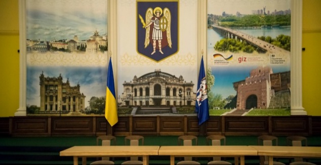 По состоянию на 12 часов дня средняя явка в Киеве во время второго тура выборов мэра составила 9,1%