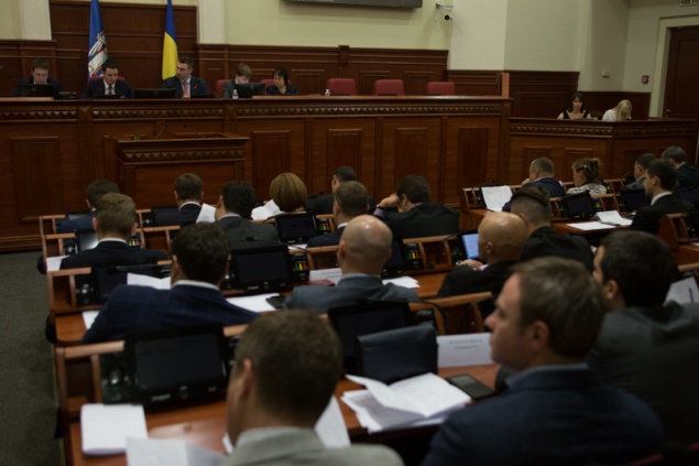 Киевсовет просит у Президента, ВР и Кабмина оставить городскому бюджету доходы от единого налога