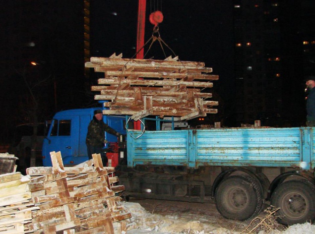 Коммунальщики повторно демонтировали забор на стройке ЖК “Маргарита” (+фото)