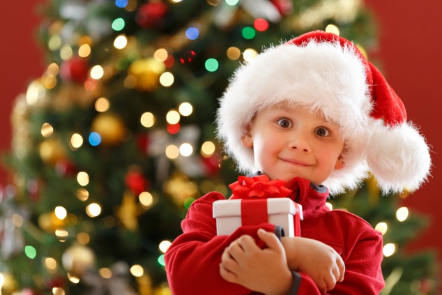 Новогодние представления бесплатно посетят 12 тысяч киевских детей