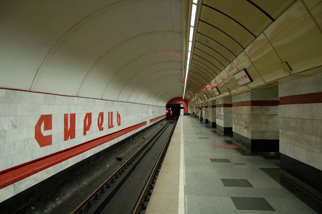 Сегодня ночью на станции метро “Сырец” один из эскалаторов закроется на недельный ремонт
