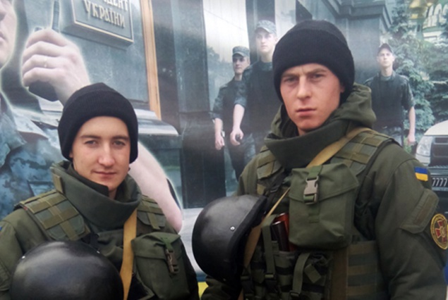 В Киеве нацгвардейцы задержали урку, который размахивал ножом (ФОТО)