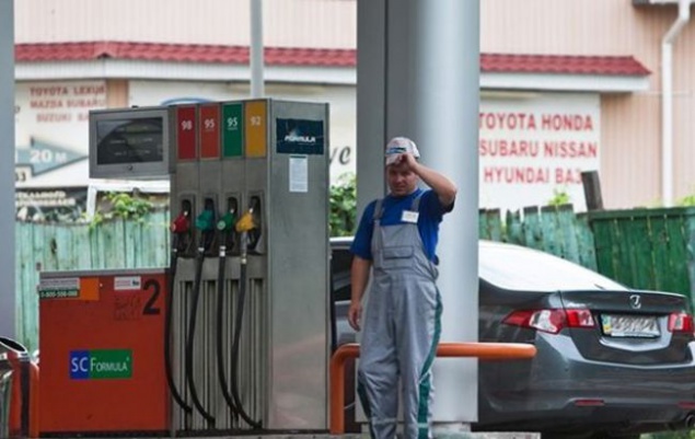 Цена на бензин и топливо в Киеве (15 декабря)