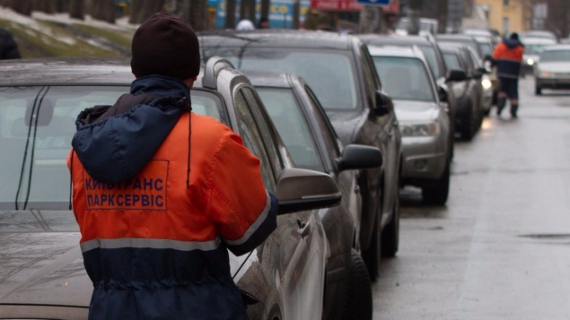 Парковочная политика Виталия Кличко загоняет столичный бюджет в убытки