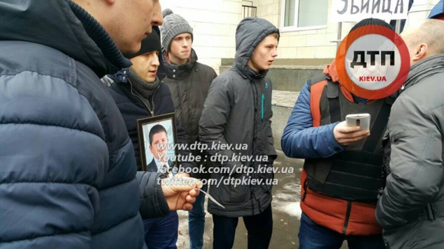 Возле офиса Нацполиции в Киеве проходит митинг (+фото)