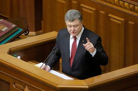 Порошенко анонсировал отставку правительства Яценюка и генпрокурора Шокина (видео)