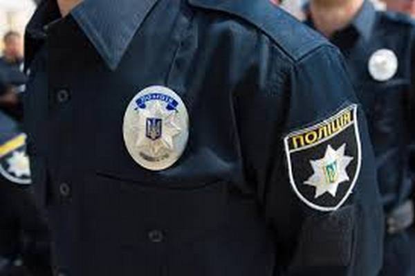 Пьяный экс-гаишник угрожал киевским полицейским (+видео)