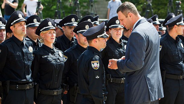 Киевских полицейских бесплатно обучат английскому языку в рамках проекта Capital English for Police