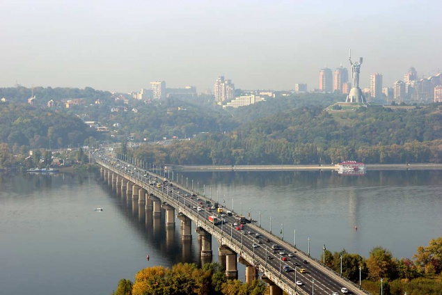 На мосту Патона в Киеве до 28 марта будет частично ограничено движение