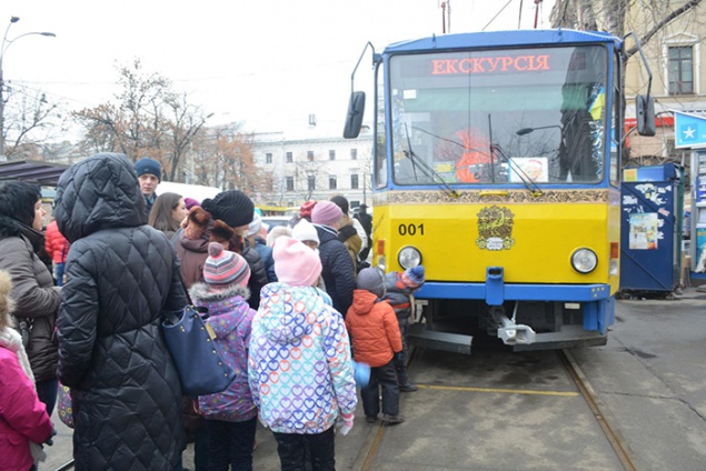 На Подоле в Киеве для детей запустят сказочный трамвайчик
