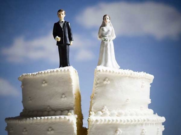 В Киеве стали реже заключать браки и чаще разводиться