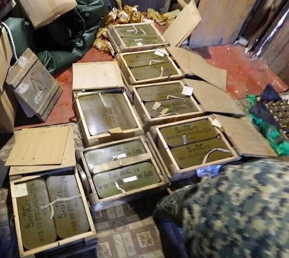 В одном из киевских гаражей полиция обнаружила боевой арсенал (+фото)