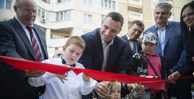 Кличко открыл новый филиал центра предоставления админуслуг