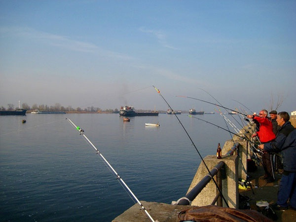 На Трухановом острове в Киеве рыбак выловил гранату