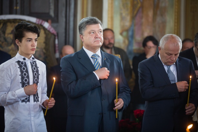 Президент принял участие в панихиде по Тарасу Шевченко в Церкви Рождества Христова в Киеве (фото)