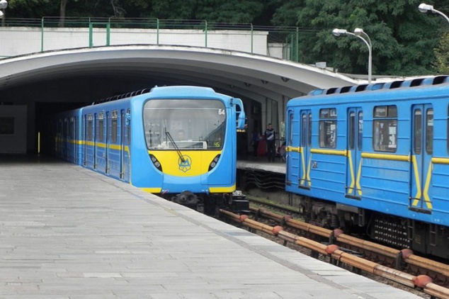 Киевляне просят оборудовать станции метро лифтами