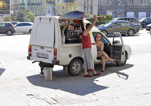 В Киеве выставят на торги 104 места для передвижной торговли