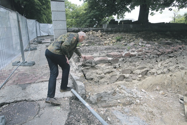 В Киеве раскопали часть дворца князя Владимира Великого