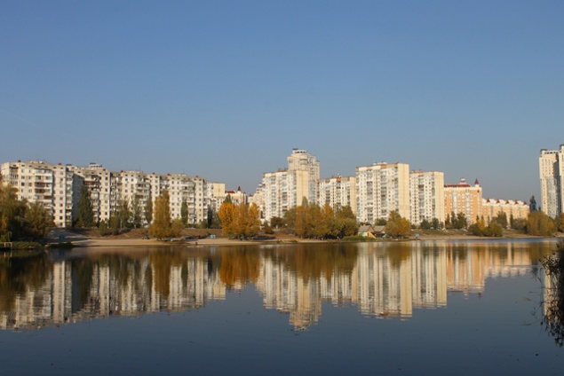 В Киеве временно запретили купаться на озере Вербном на Оболони