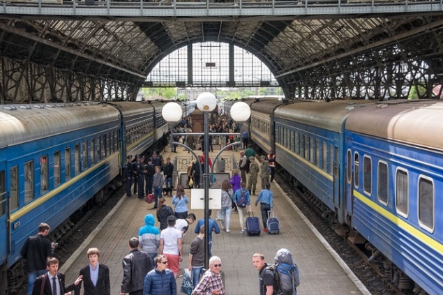Укрзализныця открыла продажу билетов на летние поезда