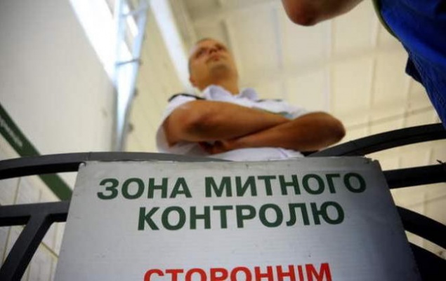 На Киевской таможне начали вести видеофиксацию таможенных процедур