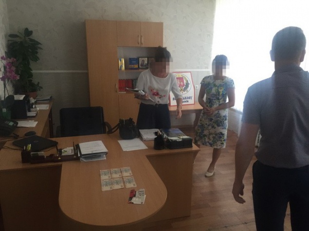 Одним из пойманных на взятке чиновников Киевщины оказалась бывшая воспитательница детсада
