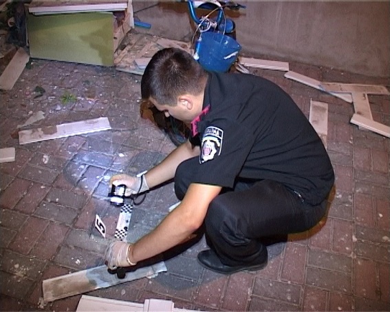 Во дворе частного дома в Бортничах произошел взрыв (фото, видео)