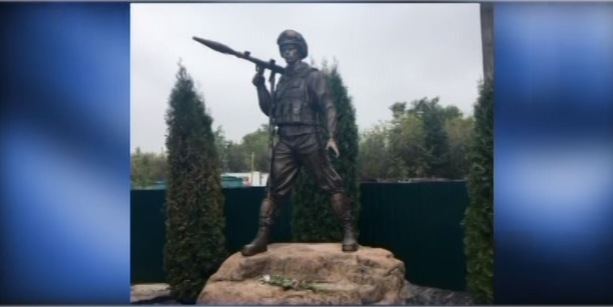 Памятник сумскому киборгу “Северу” установили под Киевом