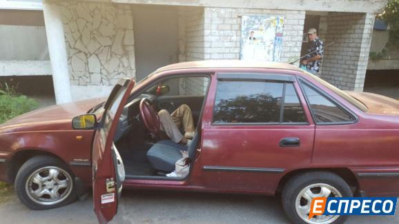 В Киеве в авто нашли мертвого мужчину
