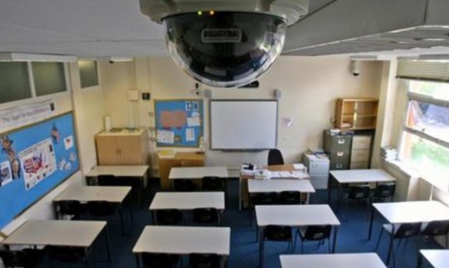 В киевских школах установят камеры видеонаблюдения